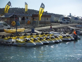  Cap Caraibes su socio de deportes acuáticos en Herault 